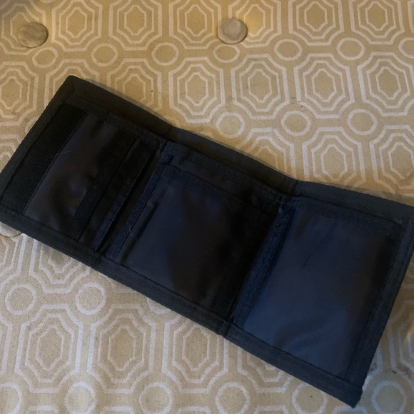 Pokémon Wallet. - Picture 4 of 4